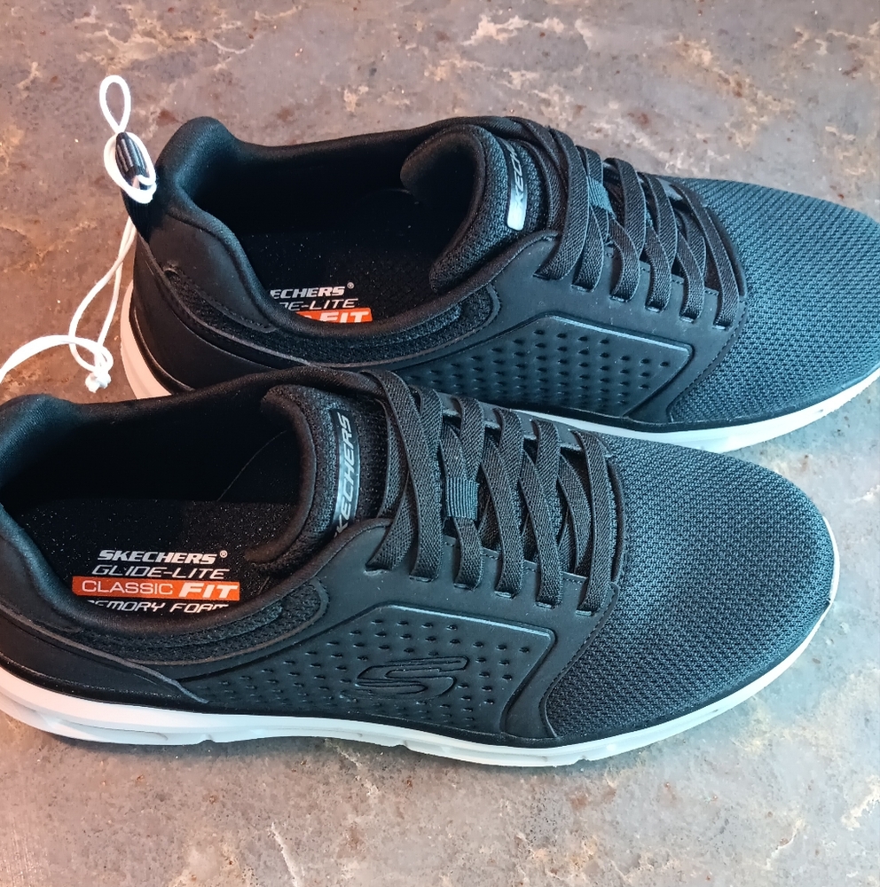 Skechers Men's Black Glide-Lite Sneakers